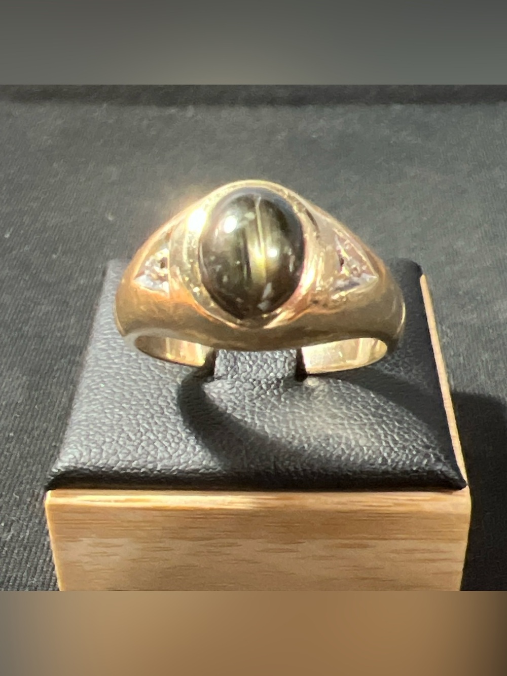 Vintage 14K Yellow Gold Black Star Sapphire Diamond Accents 10.8g Size 11.5